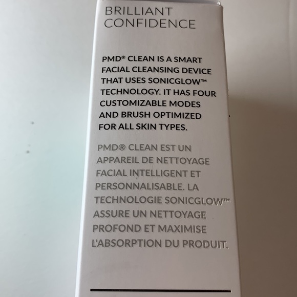 PMD Clean Teal & White Smart Facial NWB PMD Clean vibrates up to 7,000 x per min - Picture 11 of 12